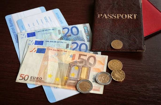 Is Carrying Foreign Currency Abroad Legal